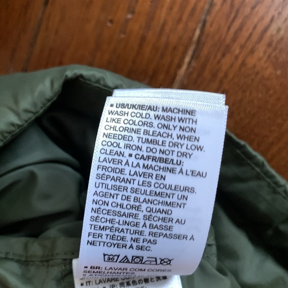 Amazon Essentials Women's Lightweight Water-Resistant Hooded Puffer Coat Size XL - Picture 10 of 13